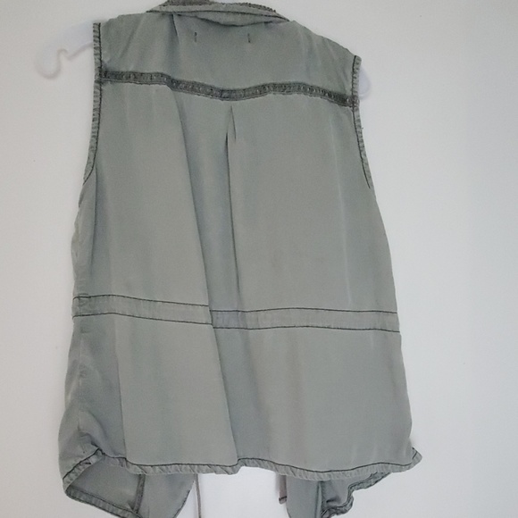 Vest - Picture 2 of 2